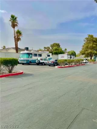 Photo #5: 2385459 Listing 