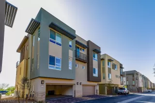 Photo #4: 2385480 Listing 