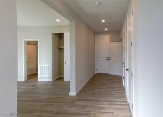 Photo #6: 2385480 Listing 