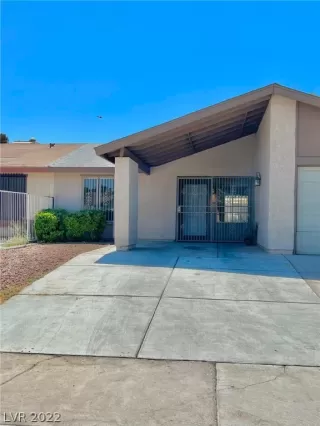 Photo #5: 2385490 Listing 