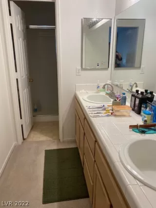 Photo #5: 2385505 Listing