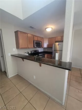 Photo #3: 2385507 Listing