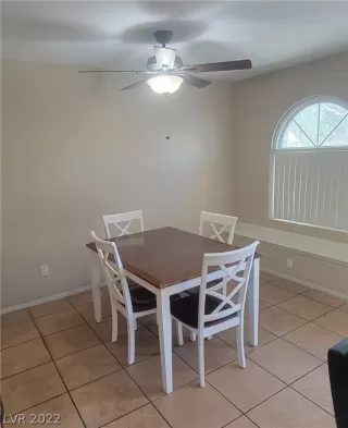 Photo #5: 2385507 Listing