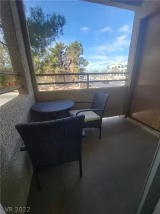 Photo #6: 2385507 Listing