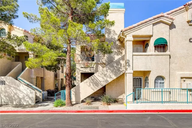 MLS: 2385510 Condo For Sale