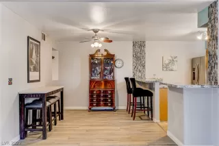 Photo #5: 2385510 Listing 