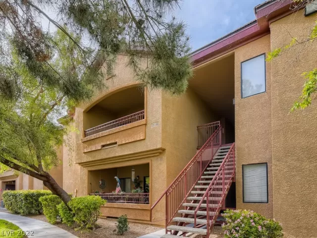 MLS: 2385513 Condo For Sale