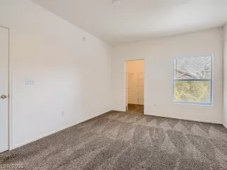 Photo #4: 2385513 Listing