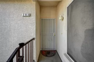 Photo #2: 2385521 Listing