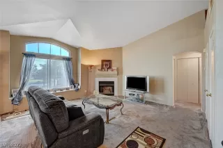 Photo #3: 2385521 Listing