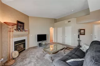 Photo #6: 2385521 Listing