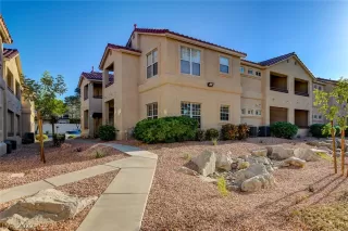 Photo #1: 2385546 Listing