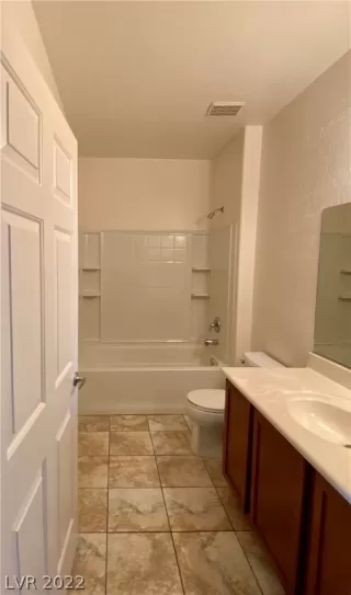 Photo #6: 2385551 Listing