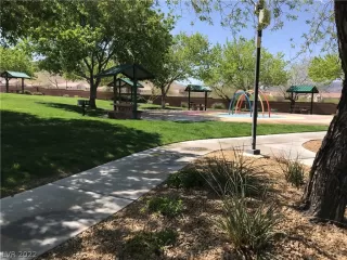 Photo #3: 2385567 Listing