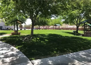 Photo #4: 2385567 Listing