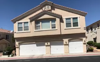 Photo #5: 2385567 Listing