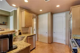 Photo #6: 2385573 Listing 