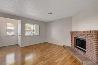 Photo #1: 2385587 Listing 