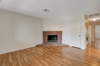 Photo #6: 2385587 Listing 