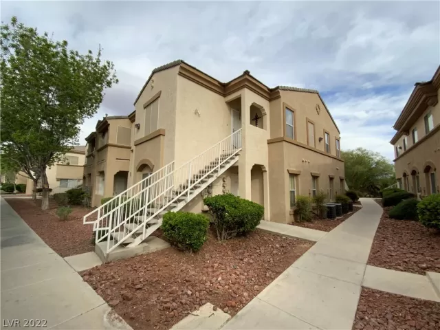 MLS: 2385599 Condo For Sale