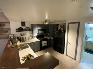 Photo #4: 2385599 Listing 