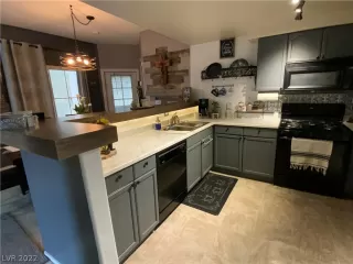 Photo #5: 2385599 Listing 