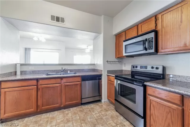 MLS: 2385606 Condo For Sale