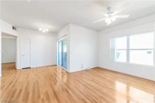 Photo #2: 2385606 Listing