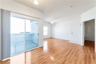 Photo #4: 2385606 Listing