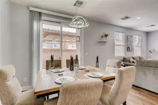 Photo #2: 2385607 Listing