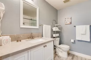 Photo #6: 2385607 Listing