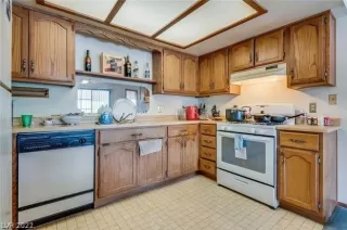 Photo #6: 2385609 Listing 