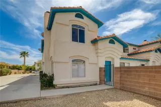 Photo #3: 2385645 Listing 