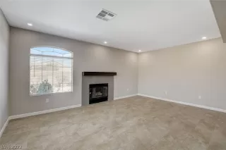 Photo #5: 2385645 Listing 