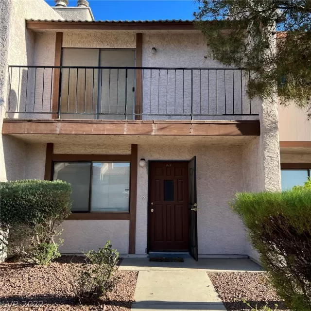 MLS: 2385649 Condo For Sale