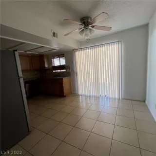 Photo #3: 2385649 Listing 