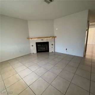 Photo #5: 2385649 Listing 