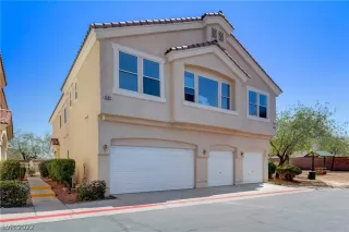 Photo #1: 2385665 Listing