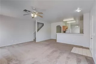 Photo #3: 2385665 Listing