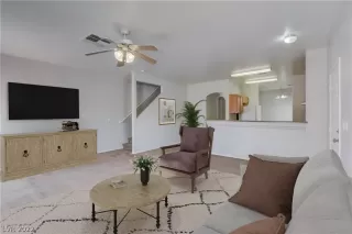 Photo #4: 2385665 Listing