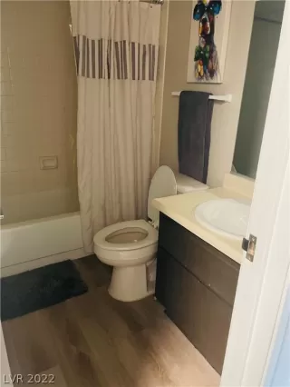 Photo #3: 2385666 Listing