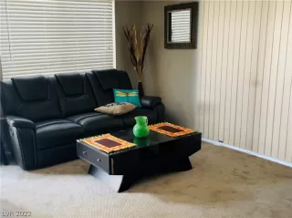 Photo #5: 2385666 Listing