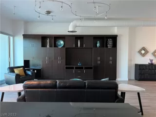 Photo #1: 2385675 Listing