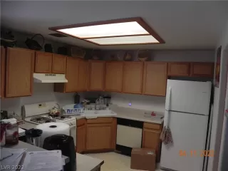 Photo #4: 2385691 Listing