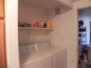 Photo #5: 2385691 Listing