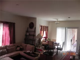 Photo #6: 2385691 Listing