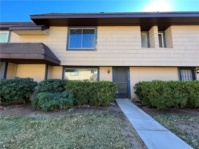 MLS: 2385701 Condo For Sale