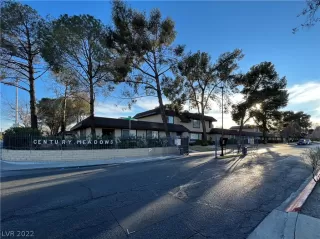 Photo #1: 2385701 Listing