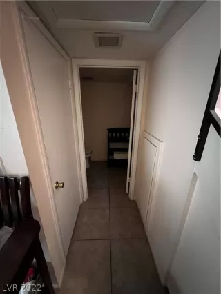 Photo #5: 2385701 Listing