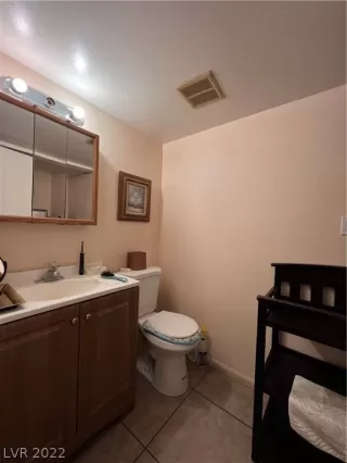 Photo #6: 2385701 Listing